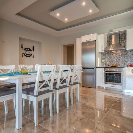 Natura Verde Villas Fiolitis ภายนอก รูปภาพ