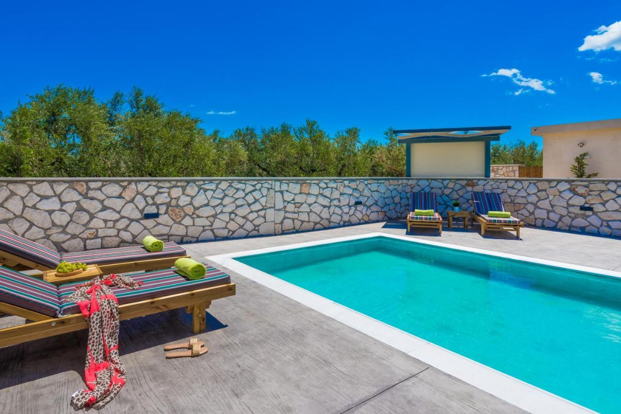Natura Verde Villas Fiolitis ภายนอก รูปภาพ